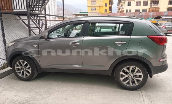 Buy Used Kia X-Trek Silver Car in Thimphu in Timphu Buy Used Kia X-Trek Silver Car in Thimphu in Timphu