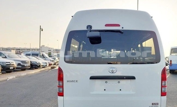 Buy Used Toyota Hiace White Car in Thimphu in Timphu Buy Used Toyota Hiace White Car in Thimphu in Timphu