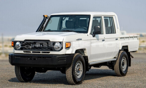 Buy Used Toyota Land Cruiser White Car in Thimphu in Timphu