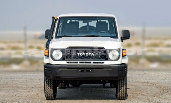 Buy Used Toyota Land Cruiser White Car in Thimphu in Timphu Buy Used Toyota Land Cruiser White Car in Thimphu in Timphu