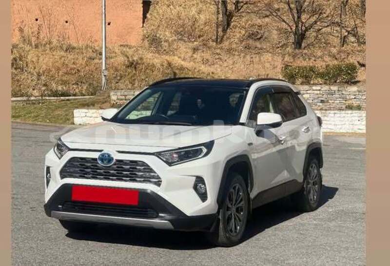 Big with watermark toyota rav4 punakha gasa 4911