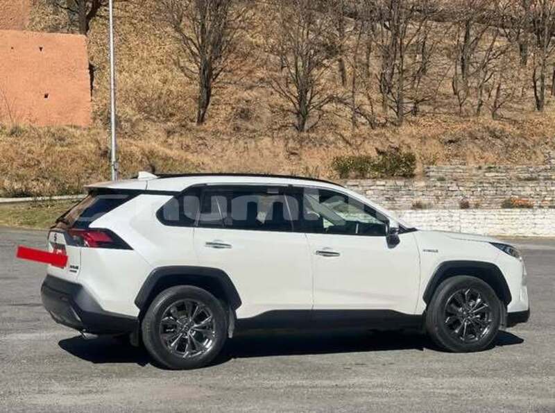 Big with watermark toyota rav4 punakha gasa 4911