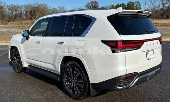 Buy Used Lexus LX White Car in Gasa in Punakha Buy Used Lexus LX White Car in Gasa in Punakha