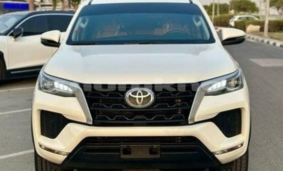 Buy Used Toyota Fortuner White Car in Thimphu in Timphu Buy Used Toyota Fortuner White Car in Thimphu in Timphu