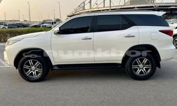 Buy Used Toyota Fortuner White Car in Thimphu in Timphu Buy Used Toyota Fortuner White Car in Thimphu in Timphu