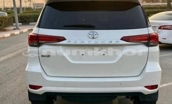 Buy Used Toyota Fortuner White Car in Thimphu in Timphu Buy Used Toyota Fortuner White Car in Thimphu in Timphu