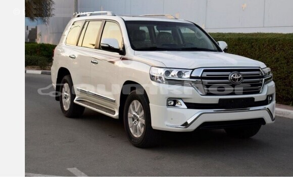 Buy Used Toyota Land Cruiser White Car in Thimphu in Timphu