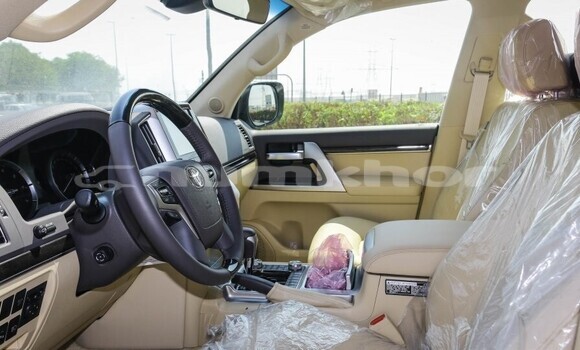 Buy Used Toyota Land Cruiser White Car in Thimphu in Timphu Buy Used Toyota Land Cruiser White Car in Thimphu in Timphu