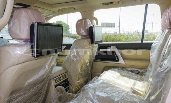 Buy Used Toyota Land Cruiser White Car in Thimphu in Timphu Buy Used Toyota Land Cruiser White Car in Thimphu in Timphu