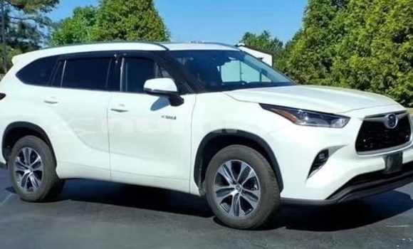 Buy Used Toyota Highlander White Car in Thimphu in Timphu Buy Used Toyota Highlander White Car in Thimphu in Timphu