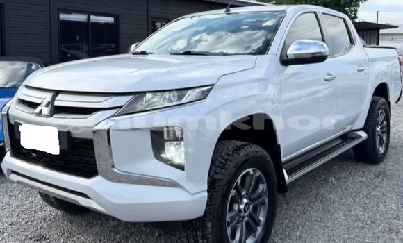 Buy Used Mitsubishi L200 White Car in Thimphu in Timphu Buy Used Mitsubishi L200 White Car in Thimphu in Timphu