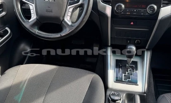Buy Used Mitsubishi L200 White Car in Thimphu in Timphu Buy Used Mitsubishi L200 White Car in Thimphu in Timphu