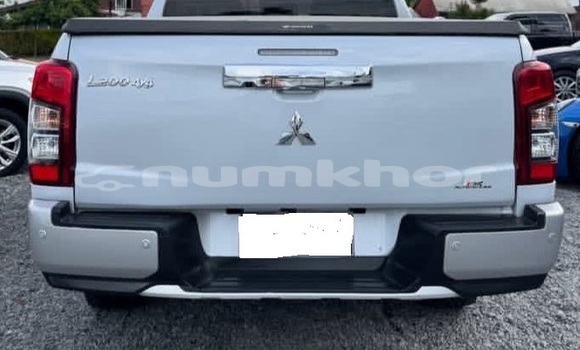 Buy Used Mitsubishi L200 White Car in Thimphu in Timphu Buy Used Mitsubishi L200 White Car in Thimphu in Timphu