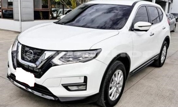 Buy Used Nissan X–Trail White Car in Thimphu in Timphu