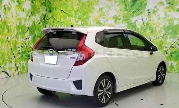 Buy Used Honda FIT White Car in Thimphu in Timphu Buy Used Honda FIT White Car in Thimphu in Timphu