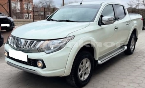 Buy Used Mitsubishi L200 White Car in Thimphu in Timphu Buy Used Mitsubishi L200 White Car in Thimphu in Timphu