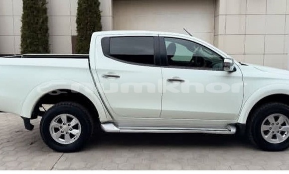 Buy Used Mitsubishi L200 White Car in Thimphu in Timphu Buy Used Mitsubishi L200 White Car in Thimphu in Timphu