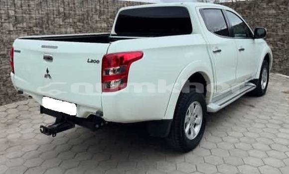 Buy Used Mitsubishi L200 White Car in Thimphu in Timphu Buy Used Mitsubishi L200 White Car in Thimphu in Timphu