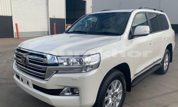 Buy Used Toyota Land Cruiser White Car in Thimphu in Timphu