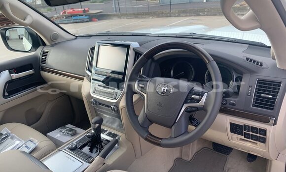 Buy Used Toyota Land Cruiser White Car in Thimphu in Timphu Buy Used Toyota Land Cruiser White Car in Thimphu in Timphu