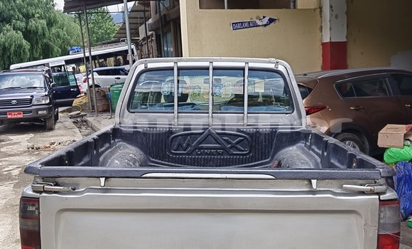 Buy Used Toyota Hilux White Car in Thimphu in Timphu Buy Used Toyota Hilux White Car in Thimphu in Timphu