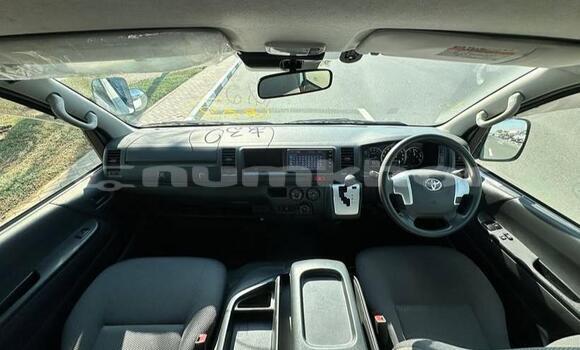 Buy Used Toyota Hiace White Car in Thimphu in Timphu Buy Used Toyota Hiace White Car in Thimphu in Timphu