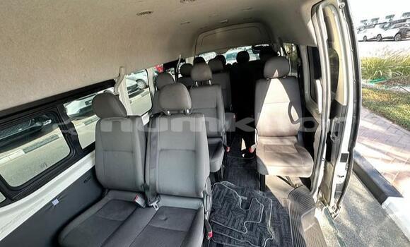 Buy Used Toyota Hiace White Car in Thimphu in Timphu Buy Used Toyota Hiace White Car in Thimphu in Timphu