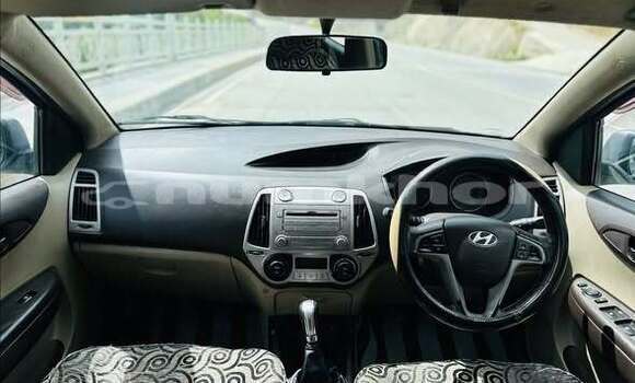 Buy Used Hyundai Accent Other Car in Gasa in Punakha Buy Used Hyundai Accent Other Car in Gasa in Punakha