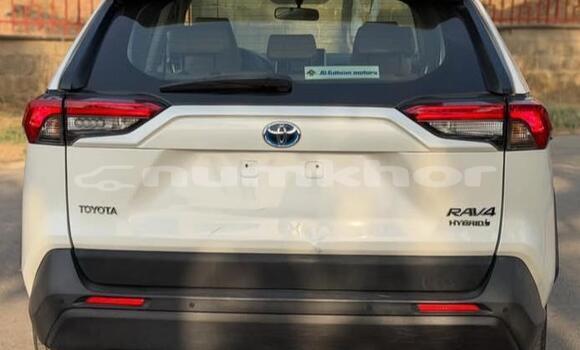 Buy Used Toyota RAV4 White Car in Thimphu in Timphu Buy Used Toyota RAV4 White Car in Thimphu in Timphu