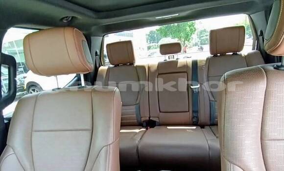 Buy Used Toyota Tundra White Car in Thimphu in Timphu Buy Used Toyota Tundra White Car in Thimphu in Timphu