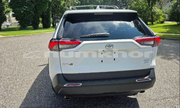 Buy Used Toyota RAV4 White Car in Jakar in Bumthang Buy Used Toyota RAV4 White Car in Jakar in Bumthang