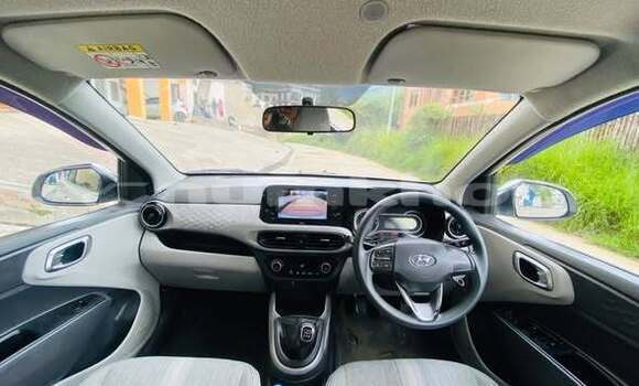 Buy Used Hyundai Grace Other Car in Thimphu in Timphu Buy Used Hyundai Grace Other Car in Thimphu in Timphu