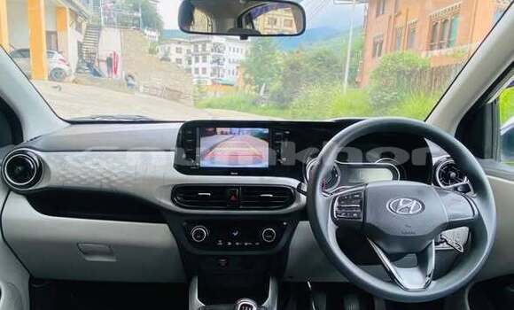 Buy Used Hyundai Grace Other Car in Thimphu in Timphu Buy Used Hyundai Grace Other Car in Thimphu in Timphu