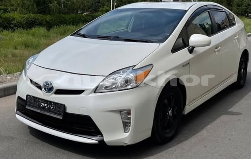 Big with watermark toyota prius timphu thimphu 5024