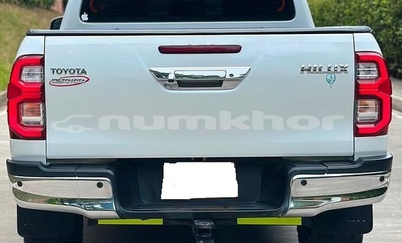 Buy Used Toyota Hilux White Car in Thimphu in Timphu Buy Used Toyota Hilux White Car in Thimphu in Timphu