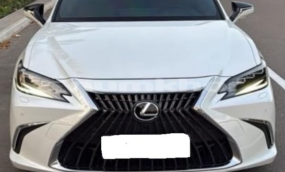 Buy Used Lexus ES White Car in Thimphu in Timphu Buy Used Lexus ES White Car in Thimphu in Timphu