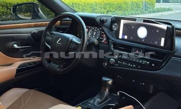 Buy Used Lexus ES White Car in Thimphu in Timphu Buy Used Lexus ES White Car in Thimphu in Timphu