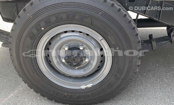 Buy Import Toyota Land Cruiser White Car in Import - Dubai in Bumthang Buy Import Toyota Land Cruiser White Car in Import - Dubai in Bumthang