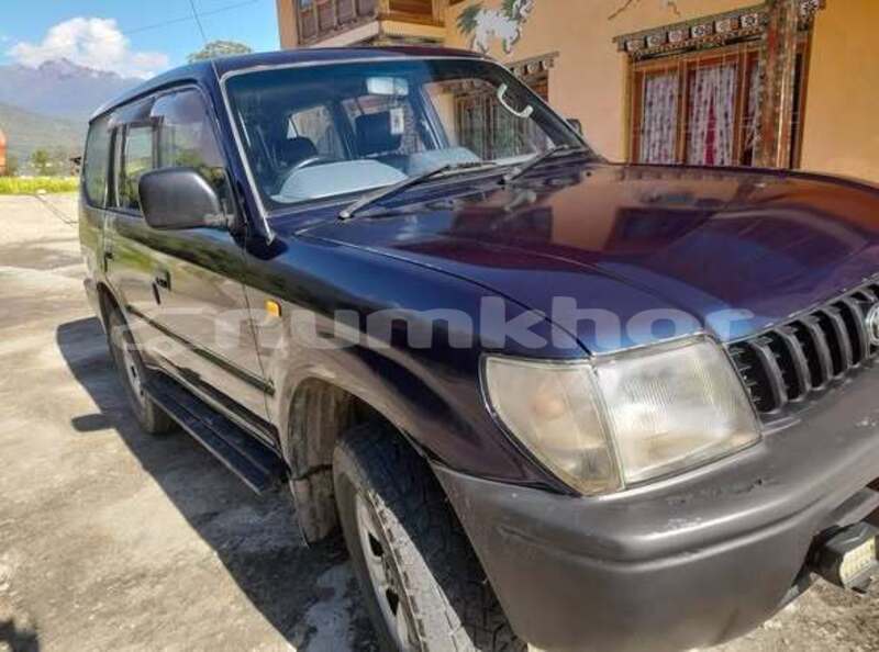 Big with watermark toyota prado punakha gasa 5137