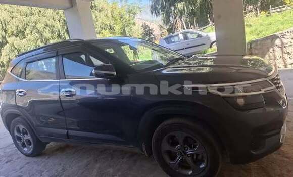 Buy Used Kia Sedona Other Car in Damphu in Chirang