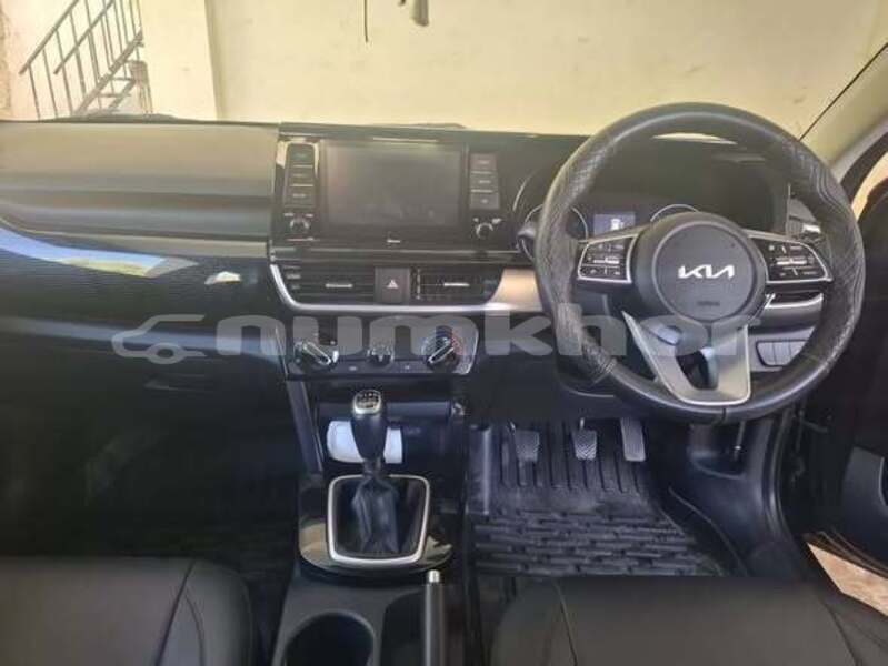 Big with watermark kia sedona chirang damphu 5139