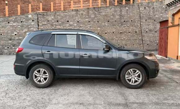 Buy Used Hyundai Santa Fe Other Car in Jakar in Bumthang