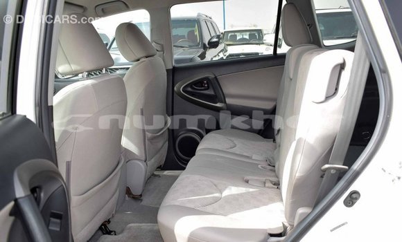 Buy Import Toyota 4Runner White Car in Import - Dubai in Bumthang Buy Import Toyota 4Runner White Car in Import - Dubai in Bumthang