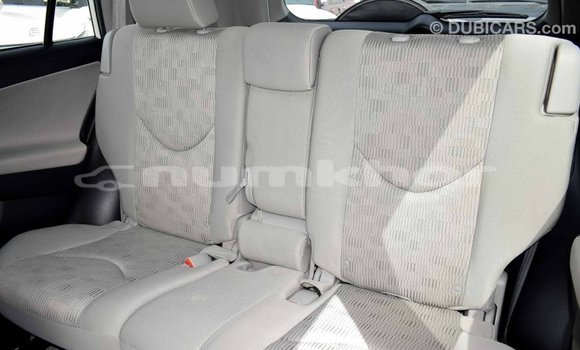 Buy Import Toyota 4Runner White Car in Import - Dubai in Bumthang Buy Import Toyota 4Runner White Car in Import - Dubai in Bumthang