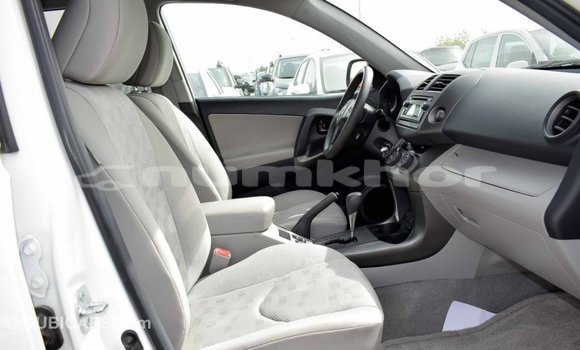 Buy Import Toyota 4Runner White Car in Import - Dubai in Bumthang Buy Import Toyota 4Runner White Car in Import - Dubai in Bumthang