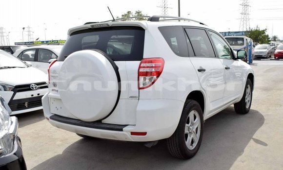 Buy Import Toyota 4Runner White Car in Import - Dubai in Bumthang Buy Import Toyota 4Runner White Car in Import - Dubai in Bumthang