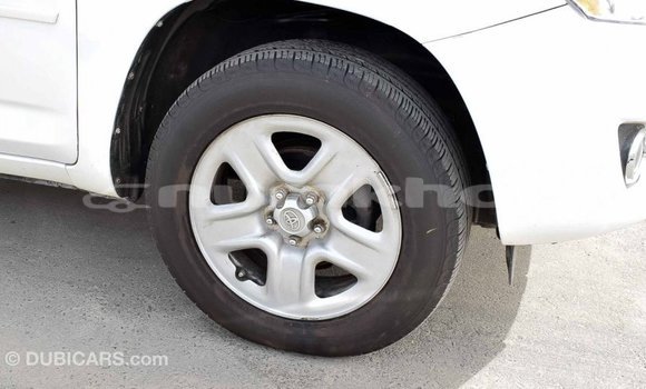 Buy Import Toyota 4Runner White Car in Import - Dubai in Bumthang Buy Import Toyota 4Runner White Car in Import - Dubai in Bumthang