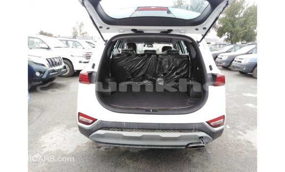 Buy Import Hyundai Santa Fe White Car in Import - Dubai in Bumthang Buy Import Hyundai Santa Fe White Car in Import - Dubai in Bumthang
