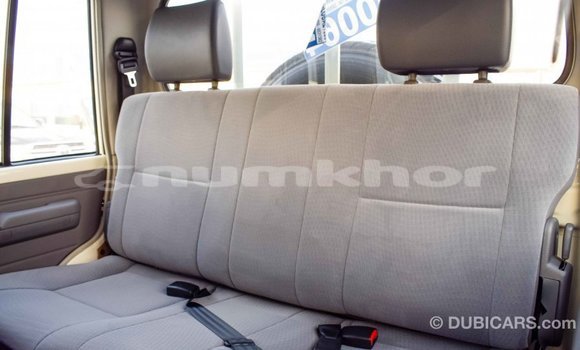 Buy Import Toyota Pickup White Car in Import - Dubai in Bumthang Buy Import Toyota Pickup White Car in Import - Dubai in Bumthang