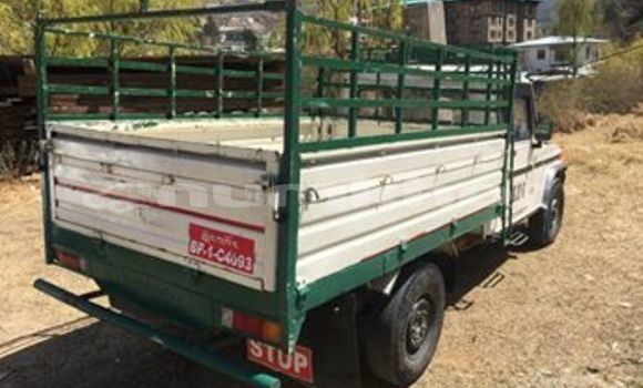 Buy Used Mahindra Bolero White Car in Thimphu in Timphu Buy Used Mahindra Bolero White Car in Thimphu in Timphu